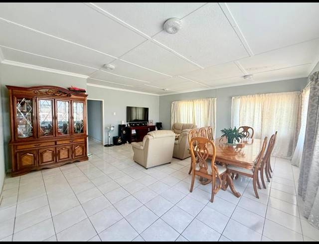 3 BEDROOM HOUSE FOR SALE IN VANDERBIJLPARK CW 5